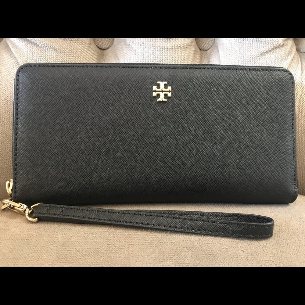 Tory Burch zip wallet wristlet